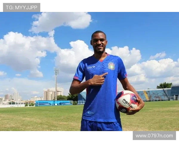 27岁巴西前锋帕特里克加盟水户